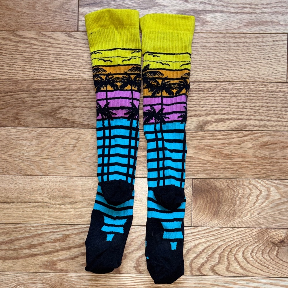 Pro Compression Socks - Picture 3 of 3